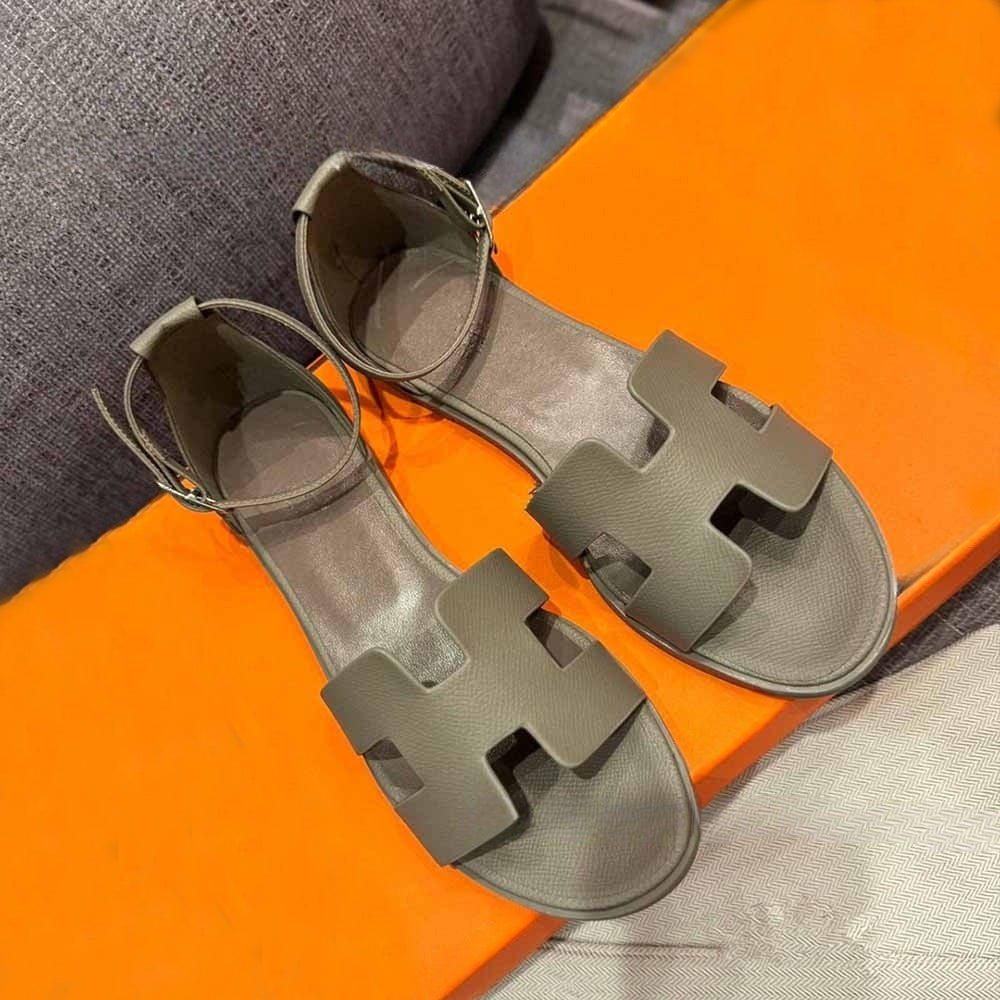 Women's new flat sandals with open toes. have a shoe box