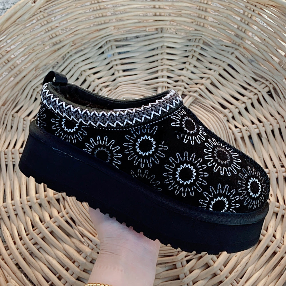 Women's new casual embroidered snow boots