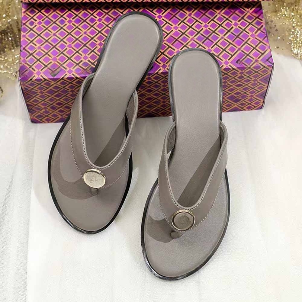 Women's new open-toed flat slippers pinch shoes have a shoe box