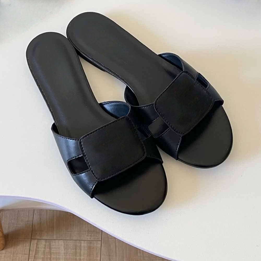 Women's new thin bottom hollow flat slippers have a shoe box