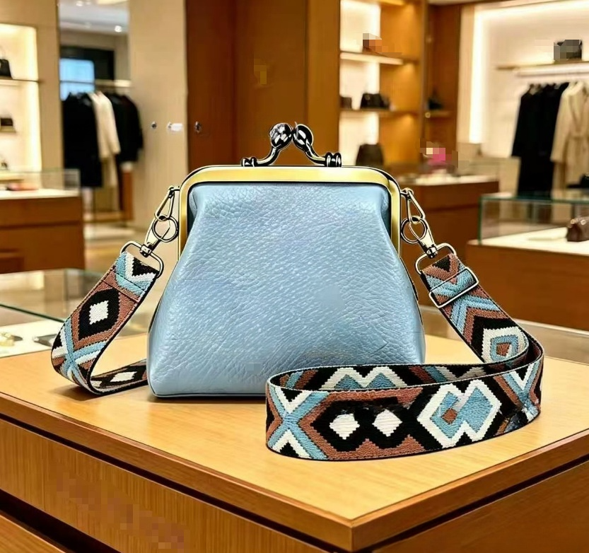 Women's new wide shoulder strap mini clip coin purse crossbody bag