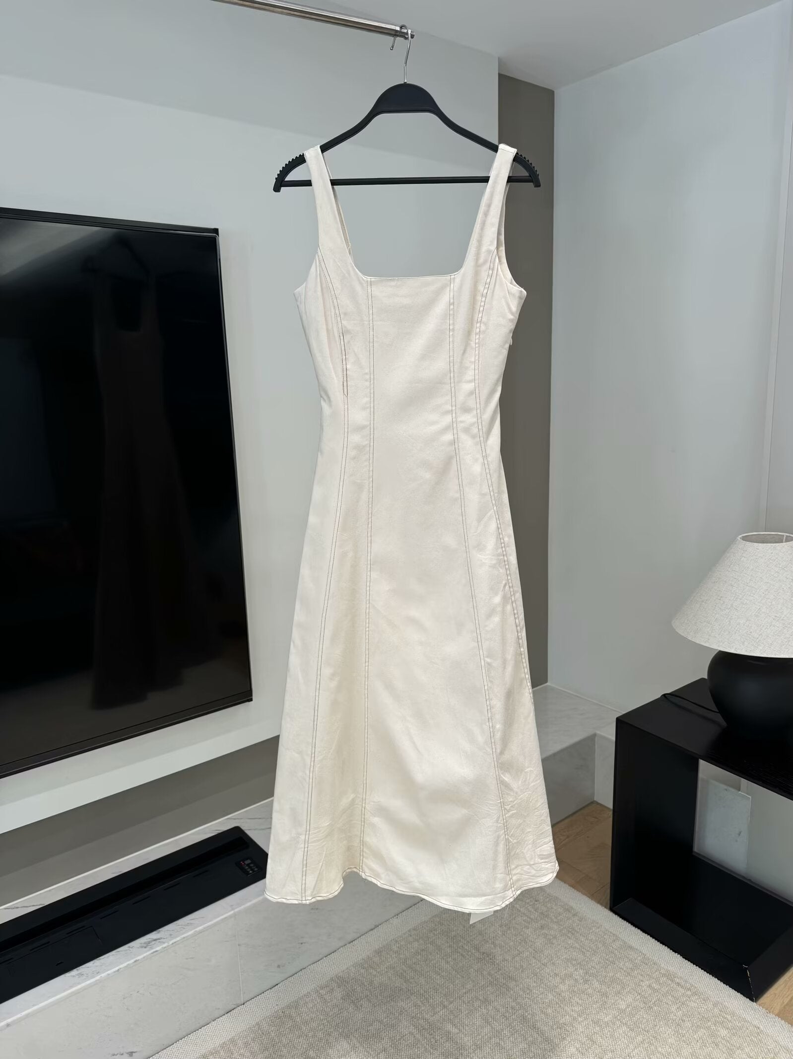 Women's 2025 Fashion Open Line Design Long Dress Retro Sleeveless Women's Dress