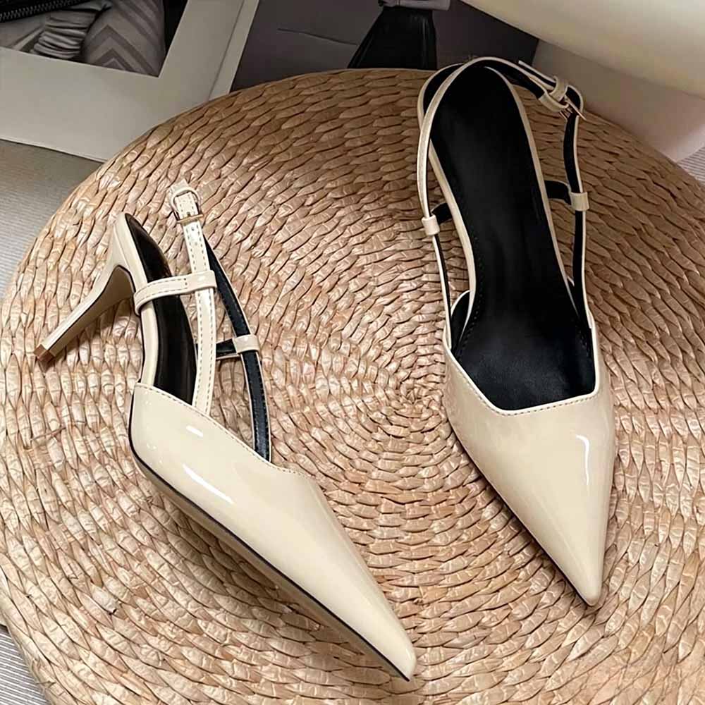 Women's new pointed high-heeled sandals have a shoe box