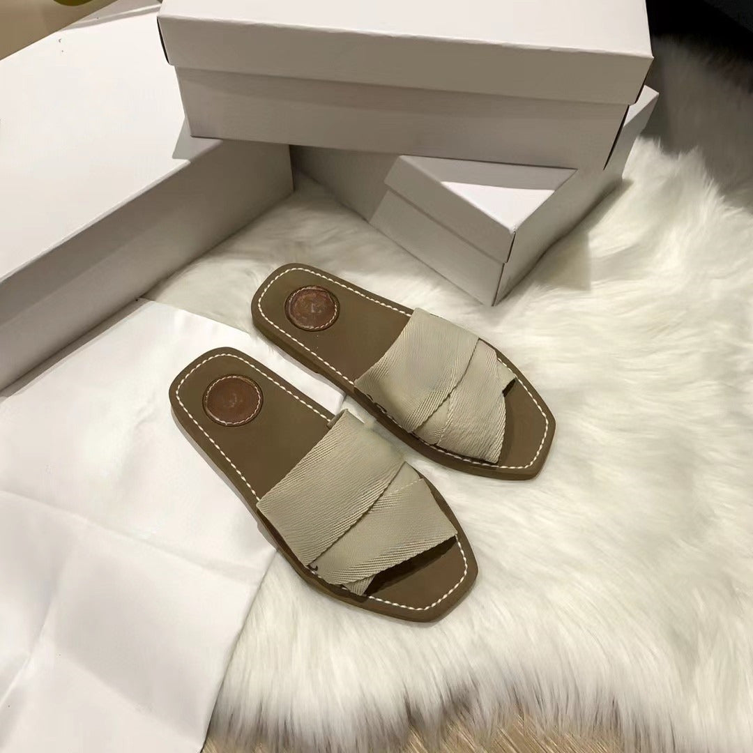Women's new fashion Joker letter slippers wear girls' heart beach sandals with thick soles