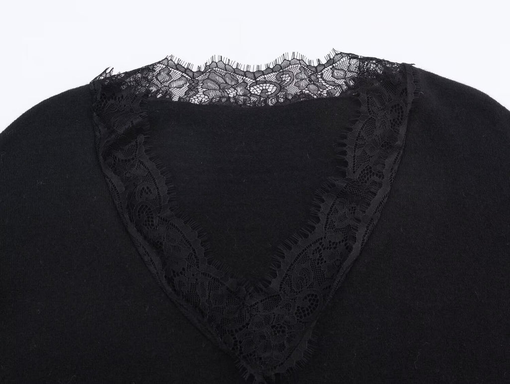 Women's lace decorated loose V-neck knitted sweater