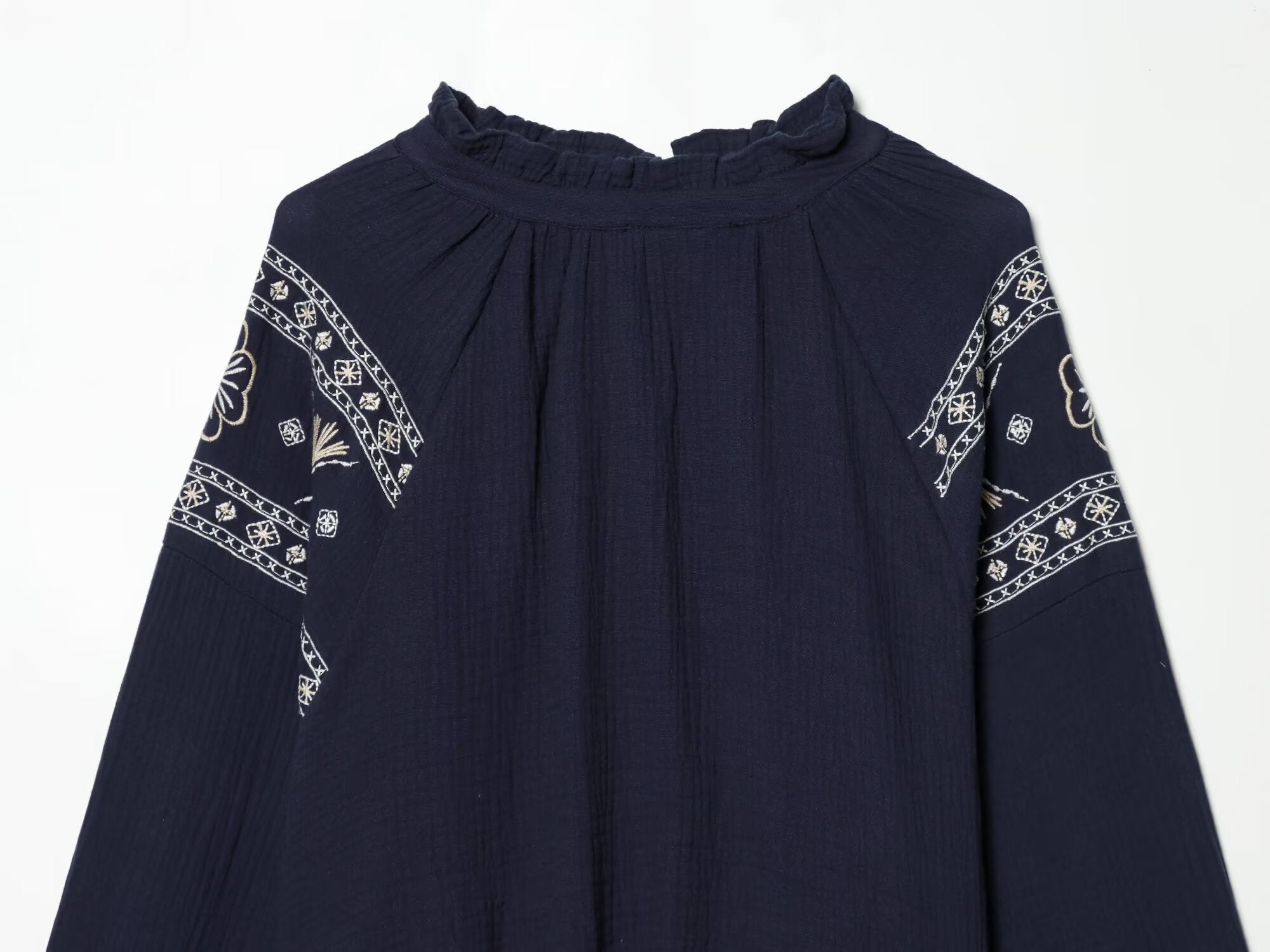 Women's embroidered decorative puffy shirt