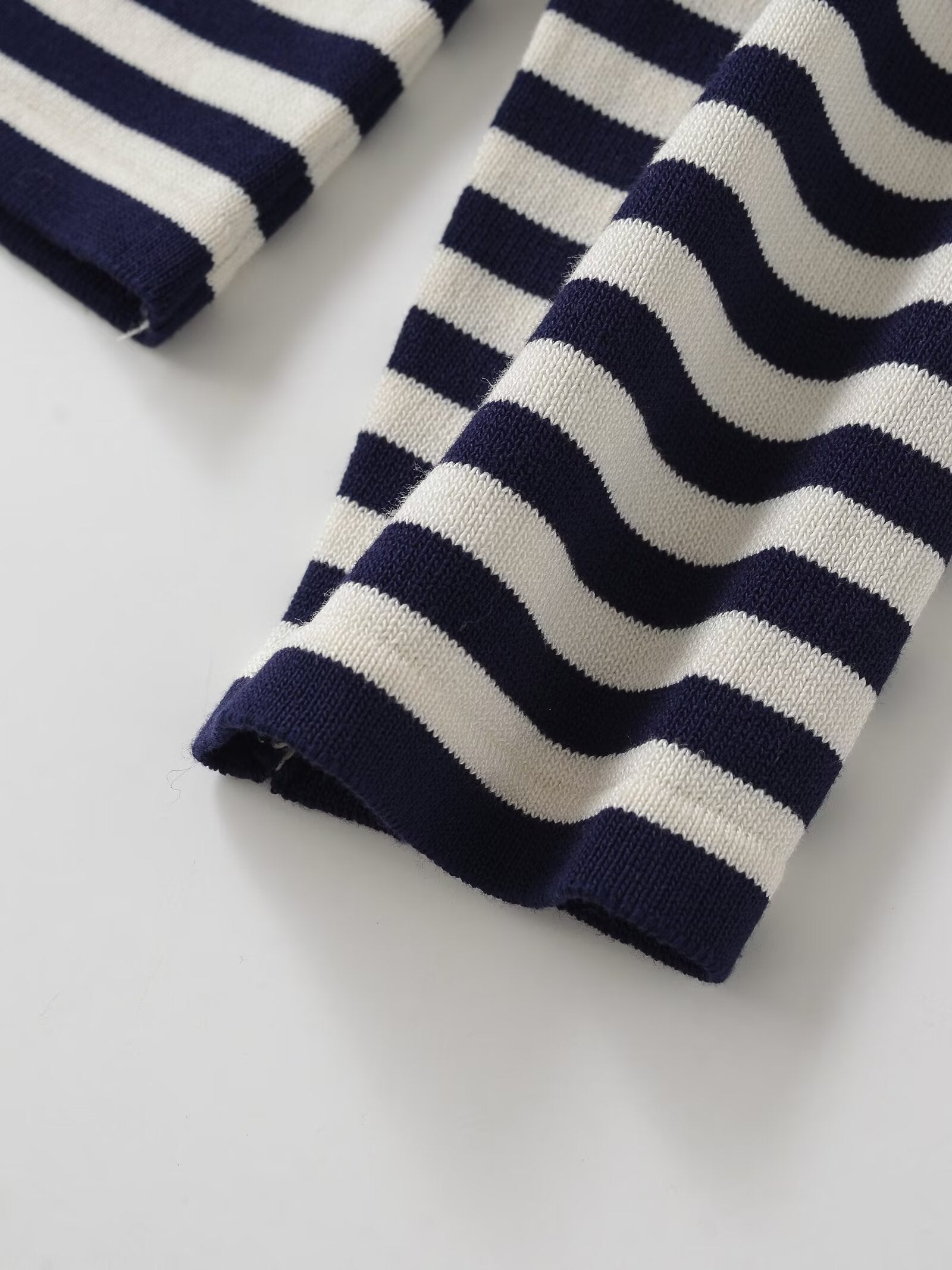 Women's new Joker striped long-sleeved round neck sweater
