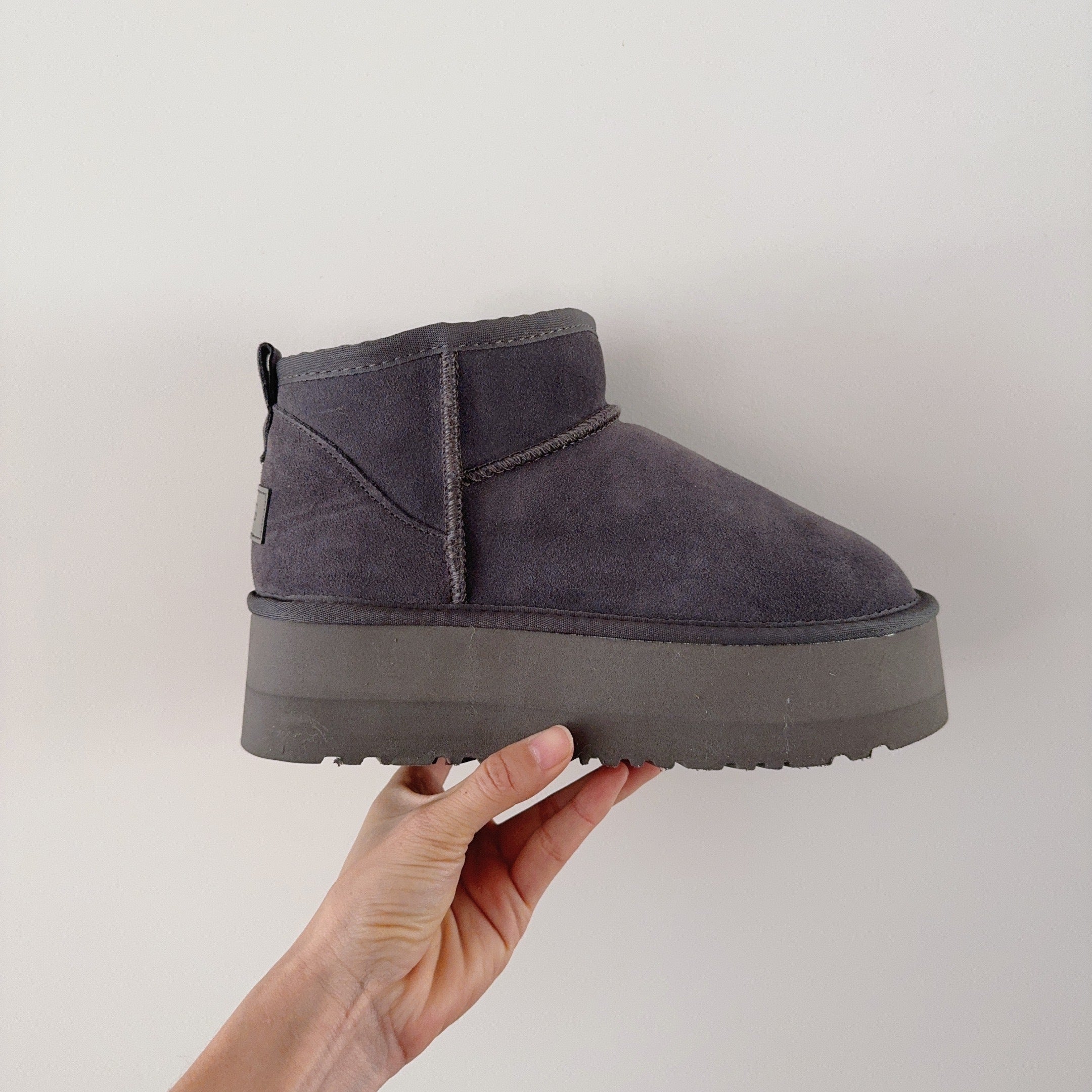 New ultra-high sole snow boots