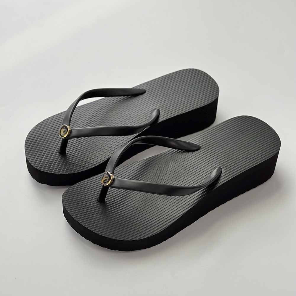2026 women's new thick soled holiday sandals and slippers