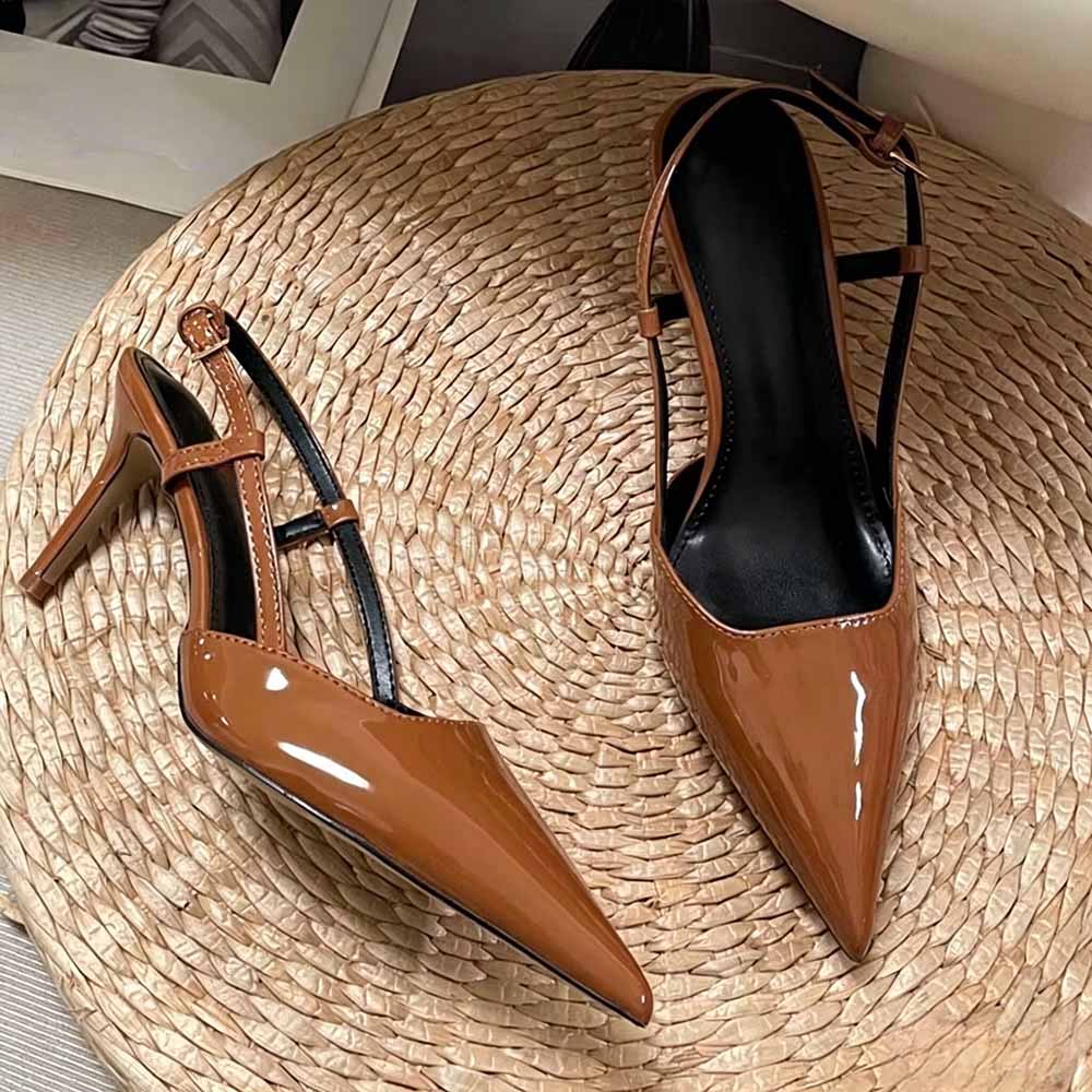 Women's new pointed high-heeled sandals have a shoe box
