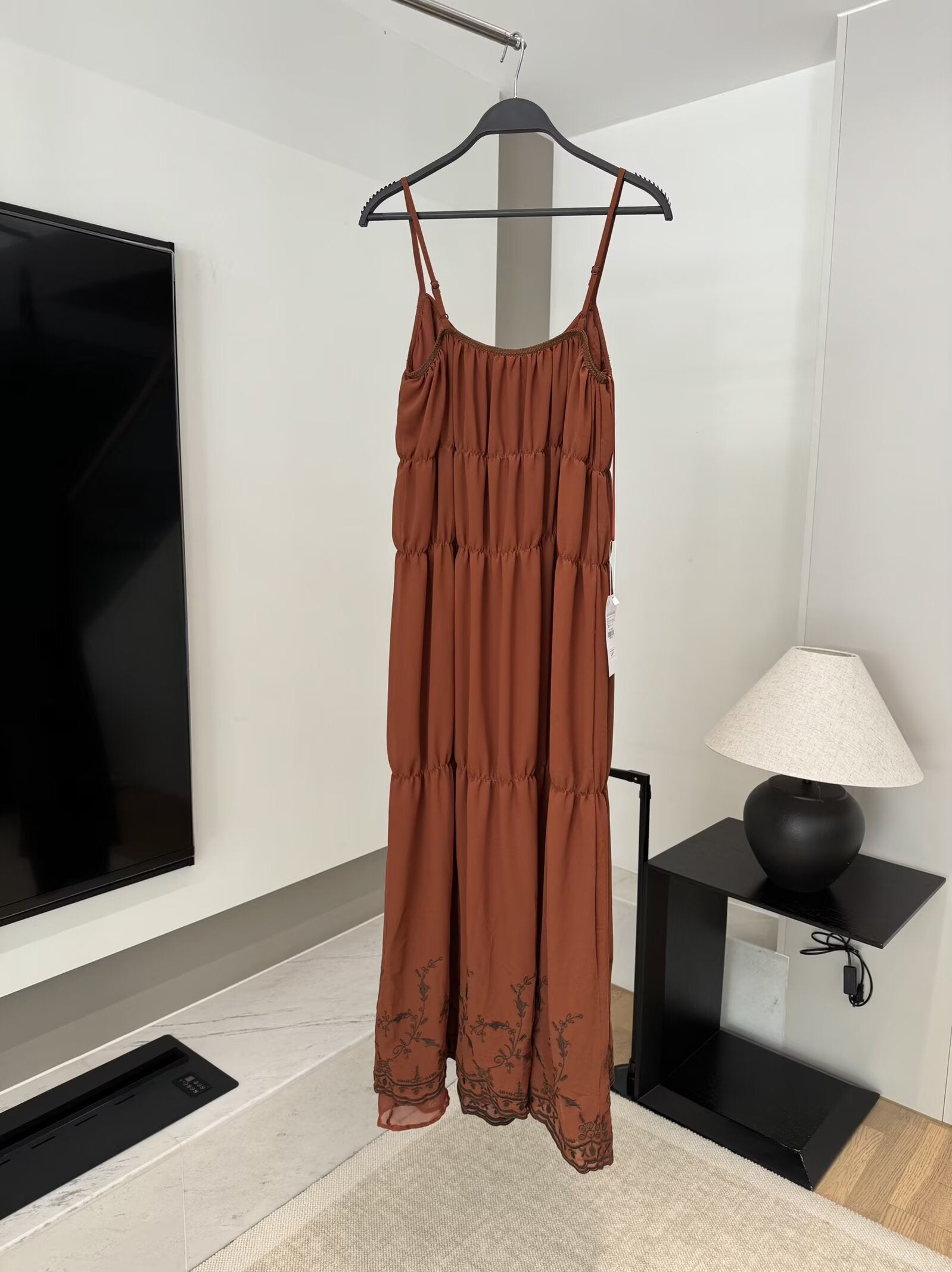 2025 Women's new fashion embroidered pleated suspender MIDI dress