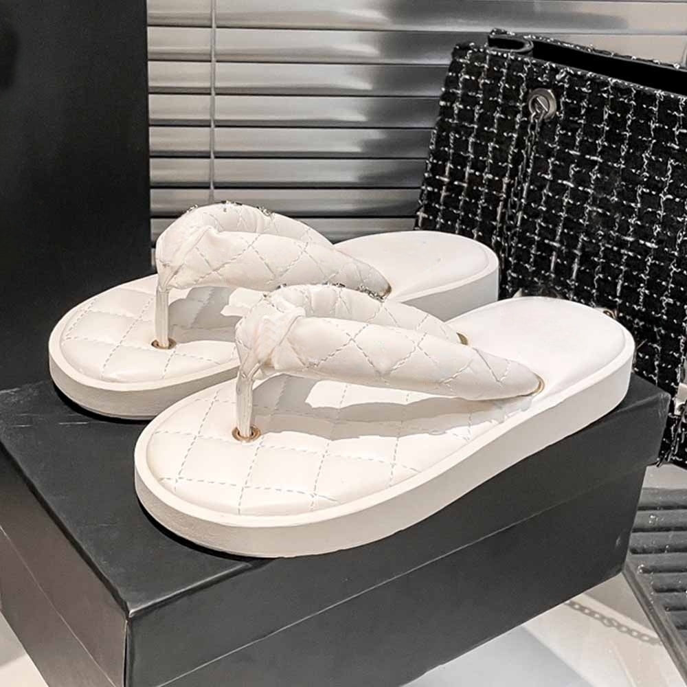 Women's new soft-soled leisure slippers have a shoe box