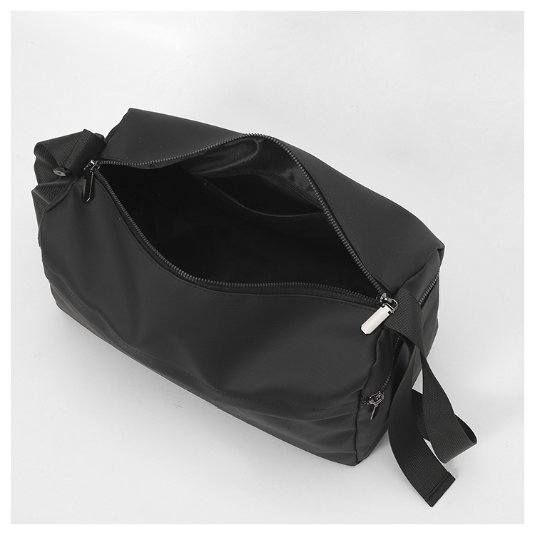 Men and Women with The Same New Fashion Joker Leisure Sports Large-capacity Wide Shoulder Strap Crossbody Bag.