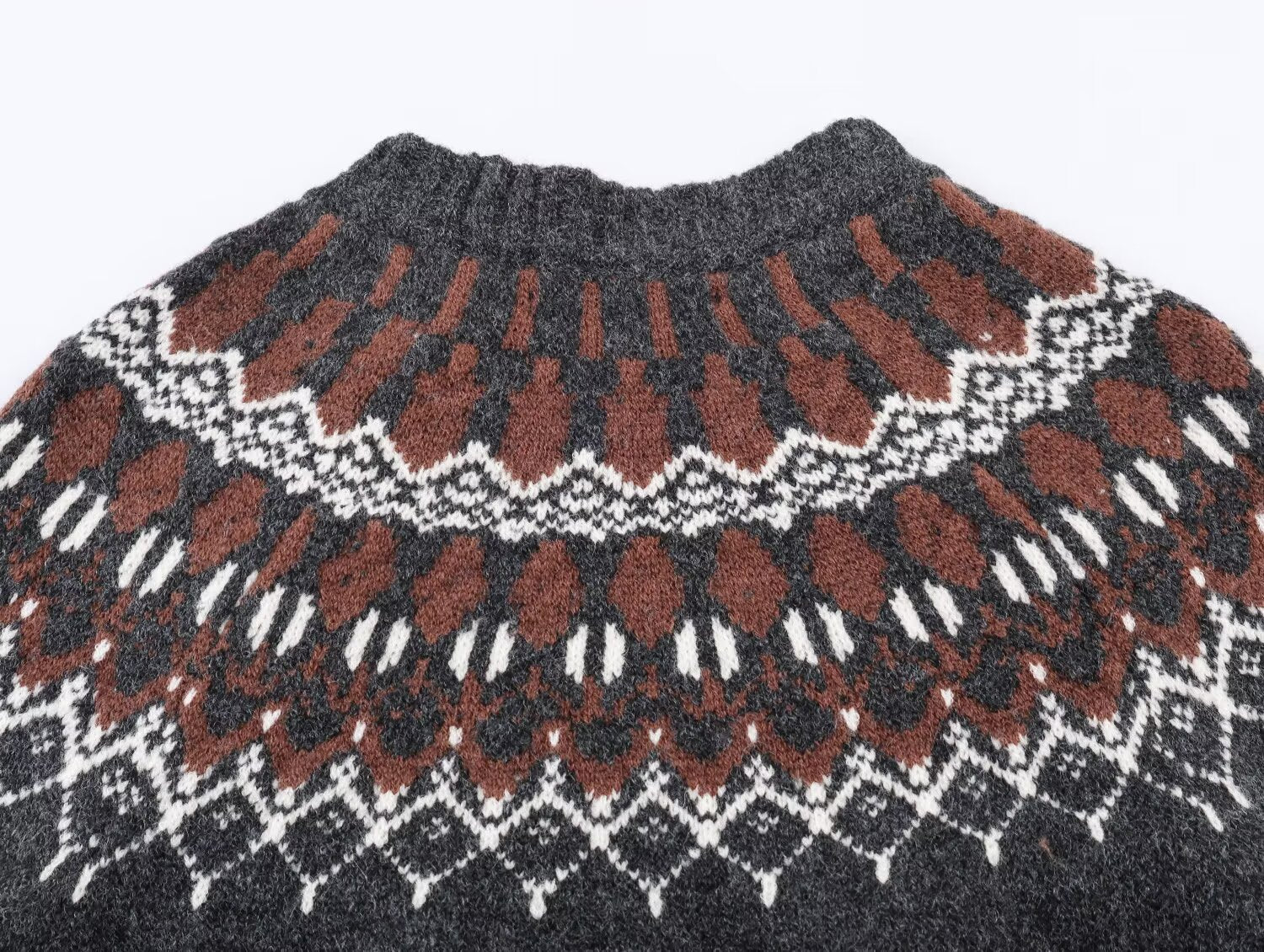 Women's round neck jacquard knitted sweater