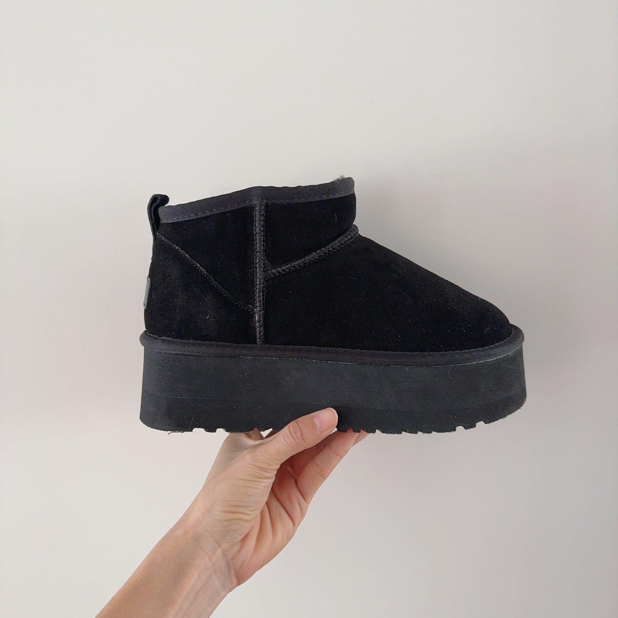New ultra-high sole snow boots