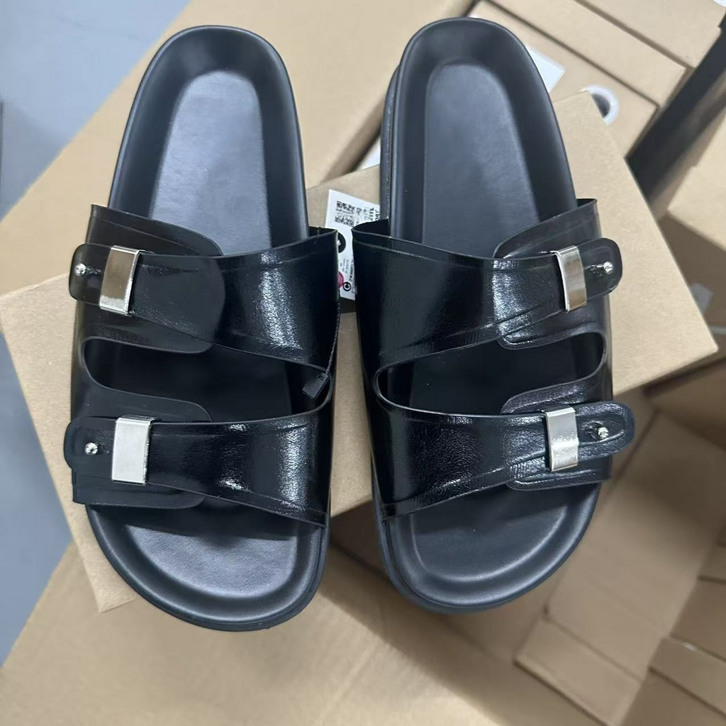 Women's New Fashion Joker Metal Decorative Platform Casual Sandals.
