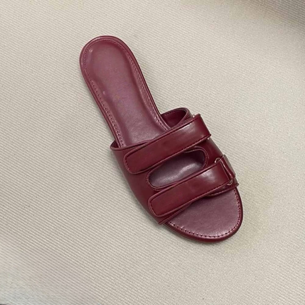 Women's new thin bottom rhinestone decorative slippers have a shoe box