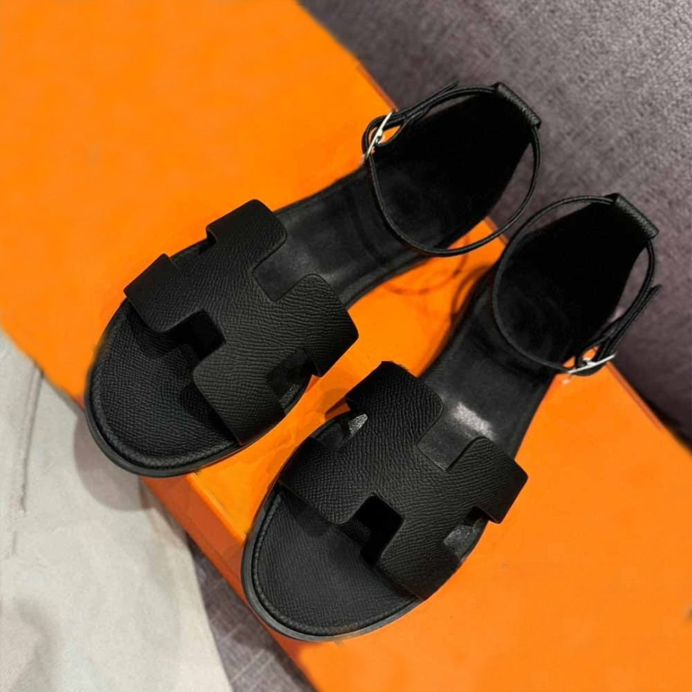 Women's new flat sandals with open toes. have a shoe box
