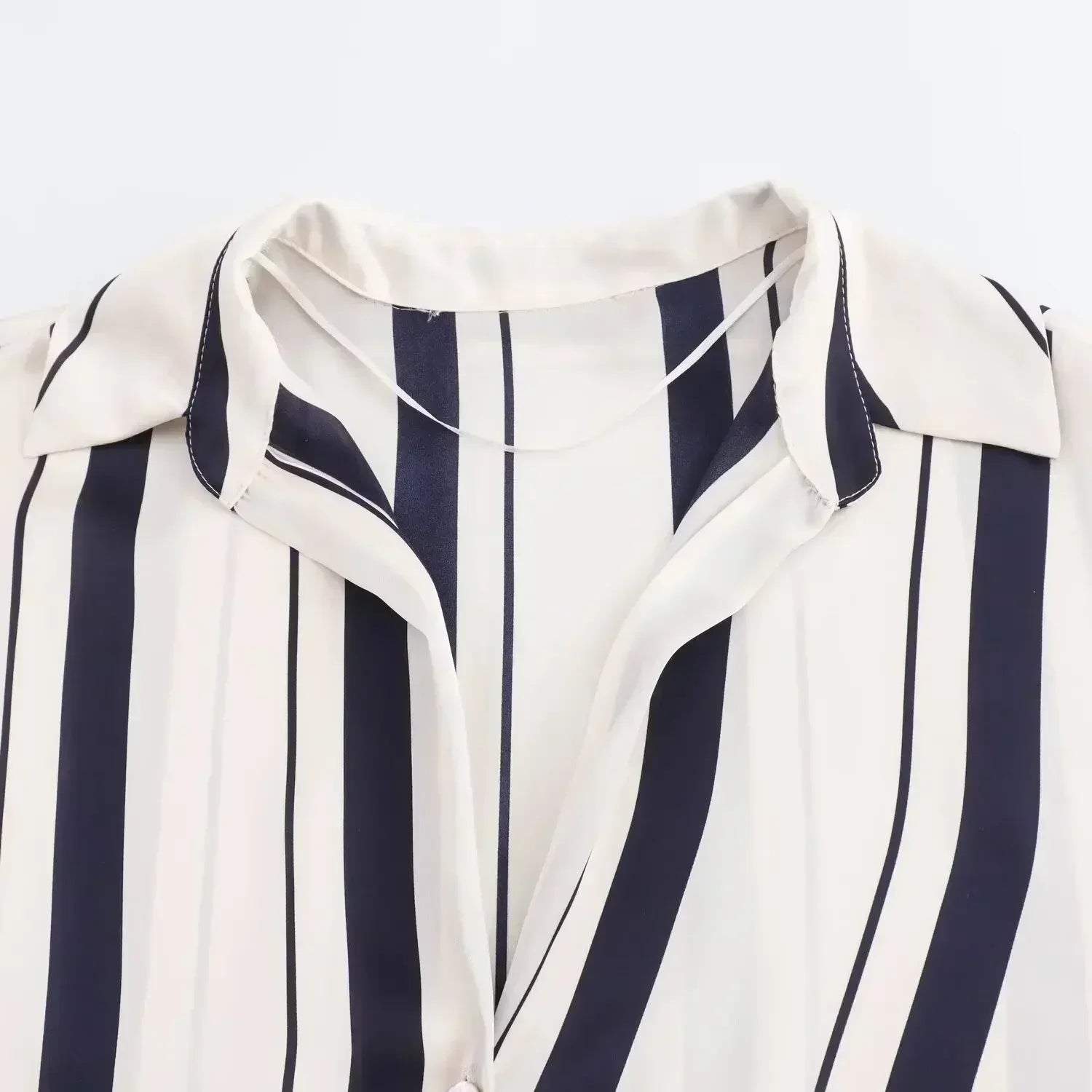 Women's new fashion loose printed striped shirt casual single breasted satin shirt retro long sleeved women's shirt chic top