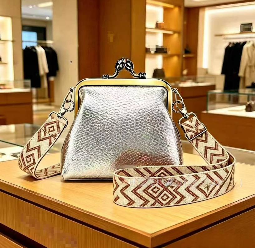 Women's new wide shoulder strap mini clip coin purse crossbody bag