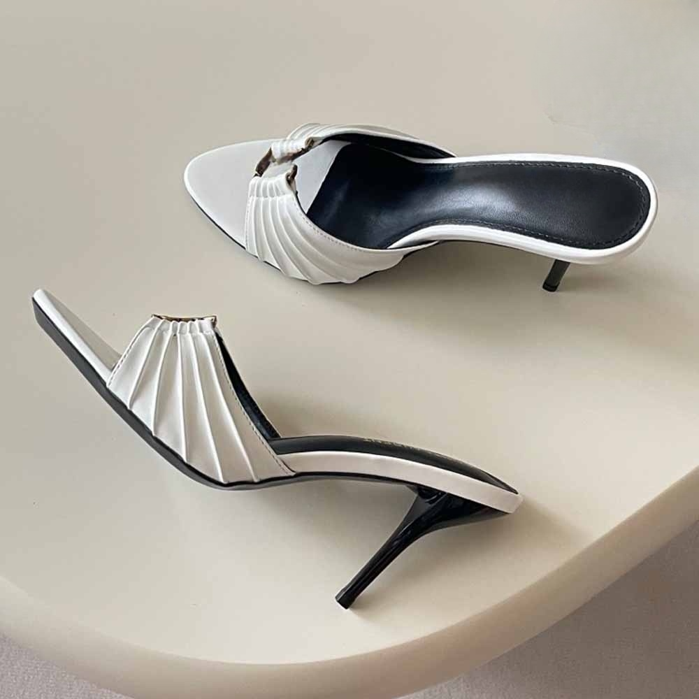 Women's new metal decorative high heels have a shoe box