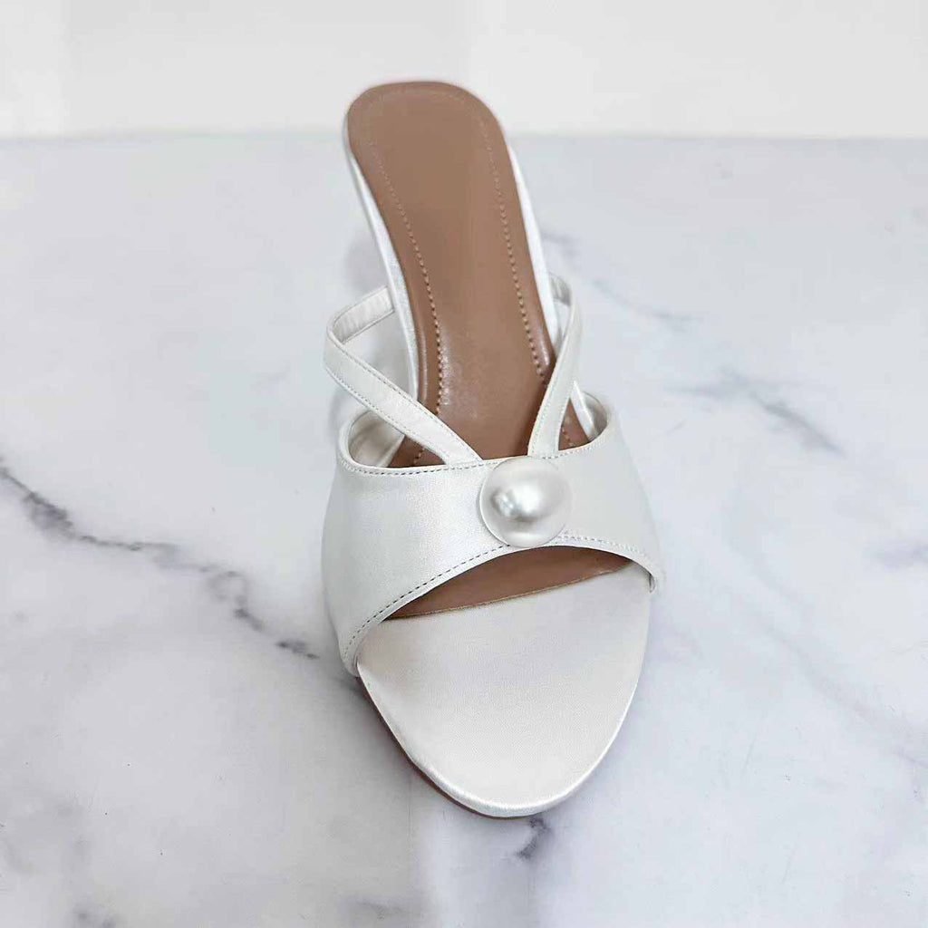 Women's New Fashion Joker Artificial Pearl High-heeled Round Toe Fashion High-heeled Sandals.