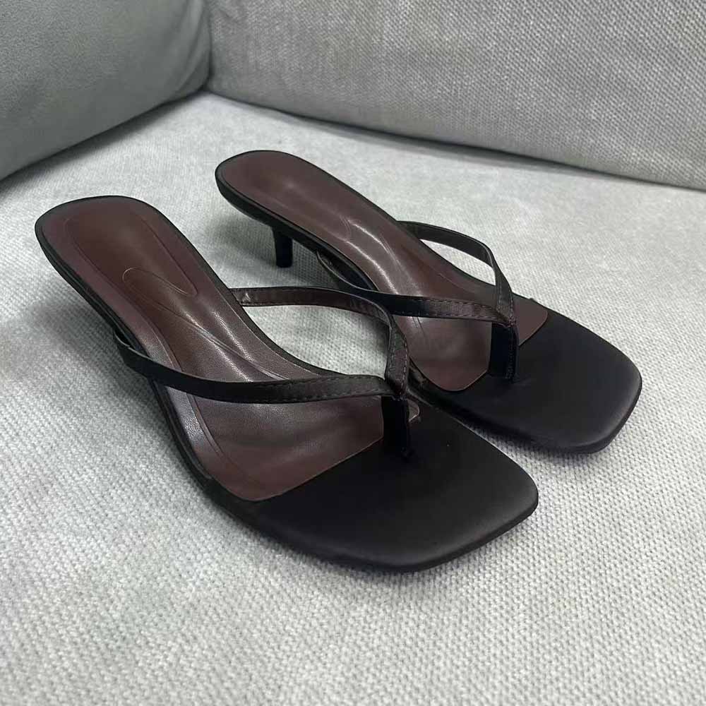 Women's new fashion square head, short heel and thin toe, wearing sandals and slippers.