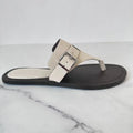 Women's New Fashion Joker Round-headed Flat Slippers Women Wear Sandals and Slippers Outside Their Feet.