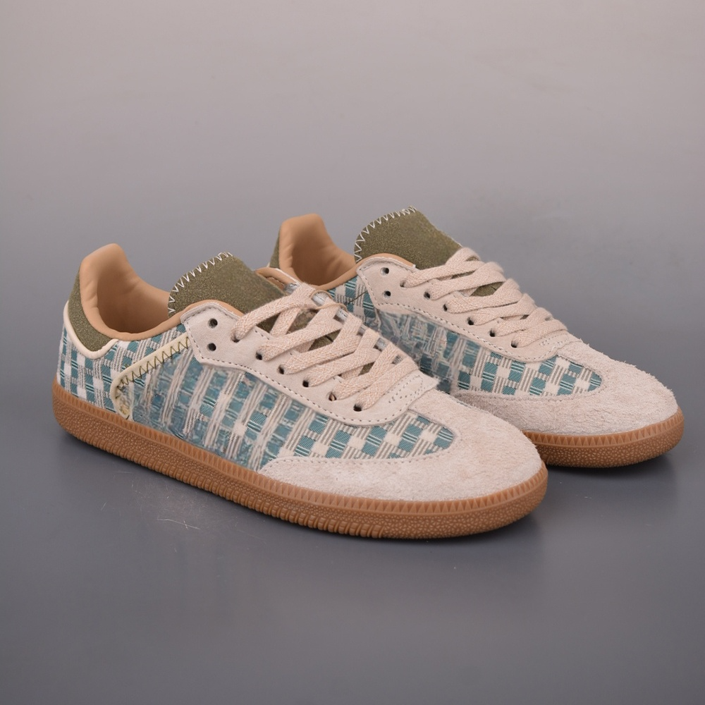 New Joker casual lace-up plaid sports shoes