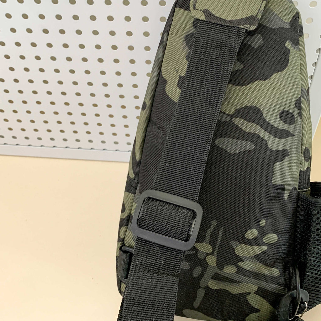 Men and Women with The New Fashion Casual Joker Adjustable Shoulder Strap Slung Shoulder Bag Chest Bag.