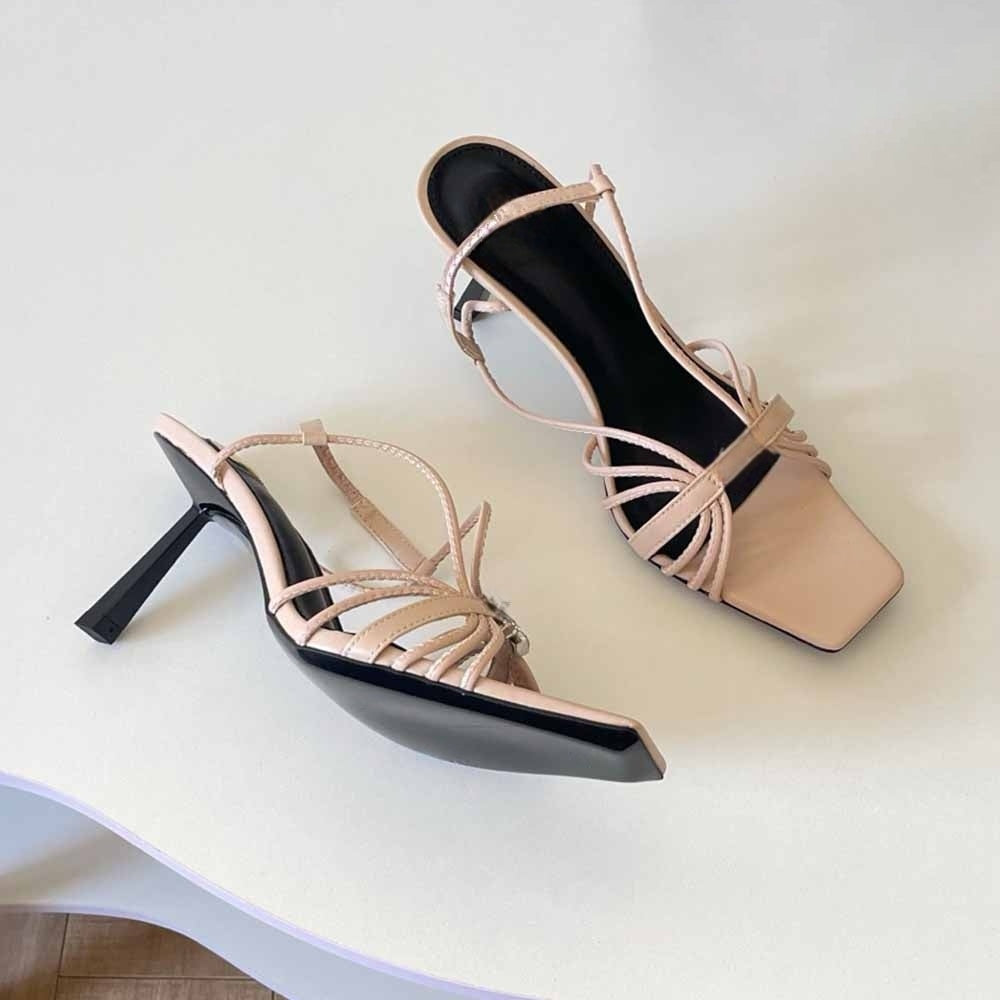Women's new fashion rhinestone high-heeled sandals have a shoe box.