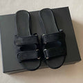 Women's new thin-soled hook and loop slippers have a shoe box.