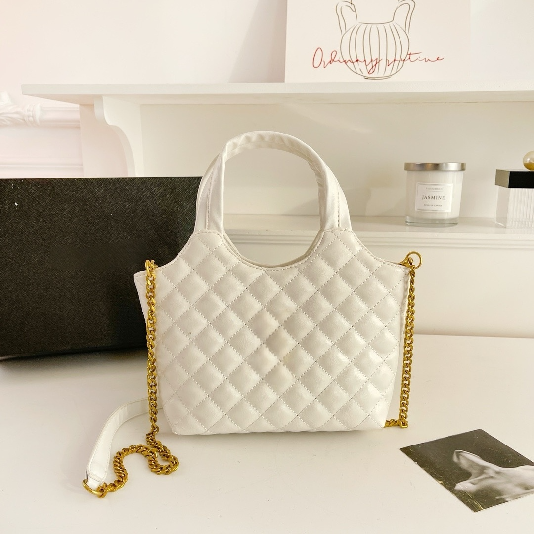 Women's New Temperament Joker Metal Chain Rhombic Cross-body Bag Handbag