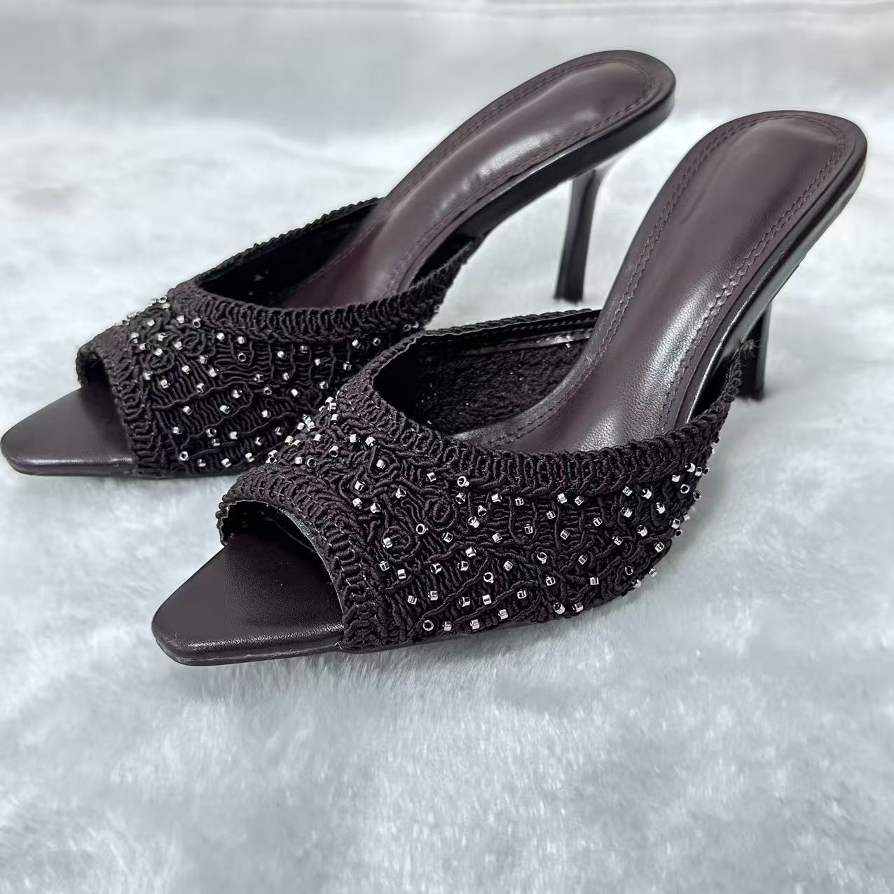 Women's new fashion fishmouth light studded stilettos.