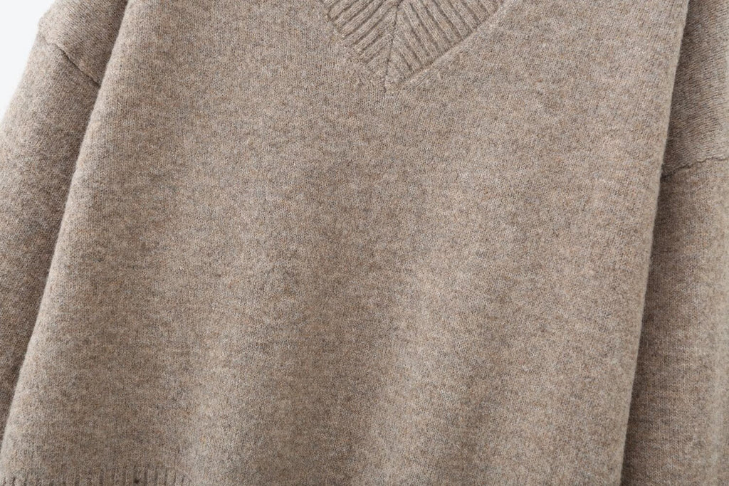 Women's soft textured loose V-neck knitted sweater