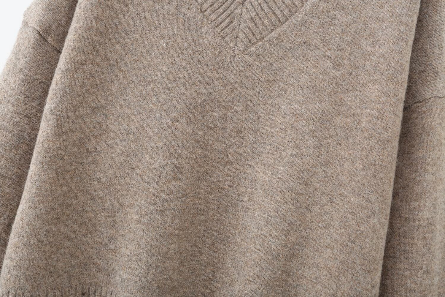 Women's soft textured loose V-neck knitted sweater