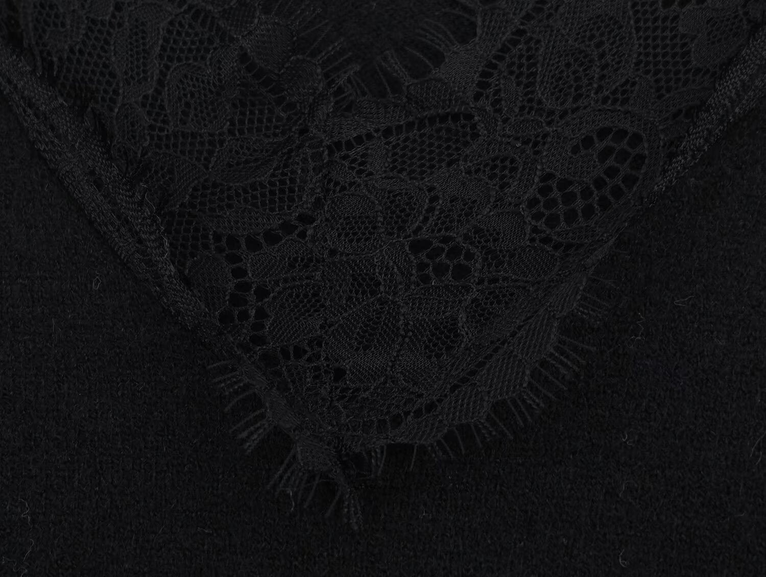 Women's lace decorated loose V-neck knitted sweater