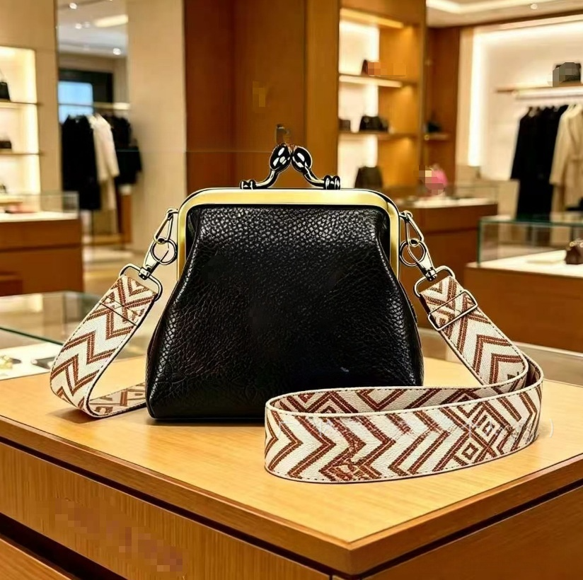 Women's new wide shoulder strap mini clip coin purse crossbody bag