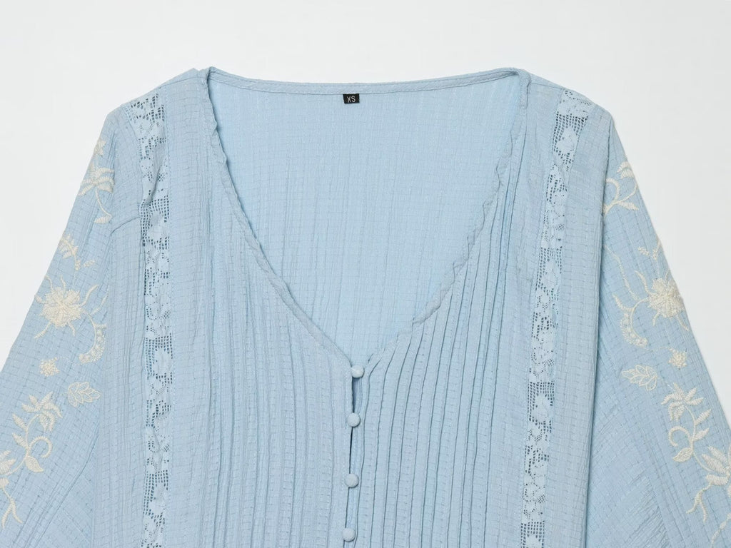 Women's contrasting embroidered V-neck shirt