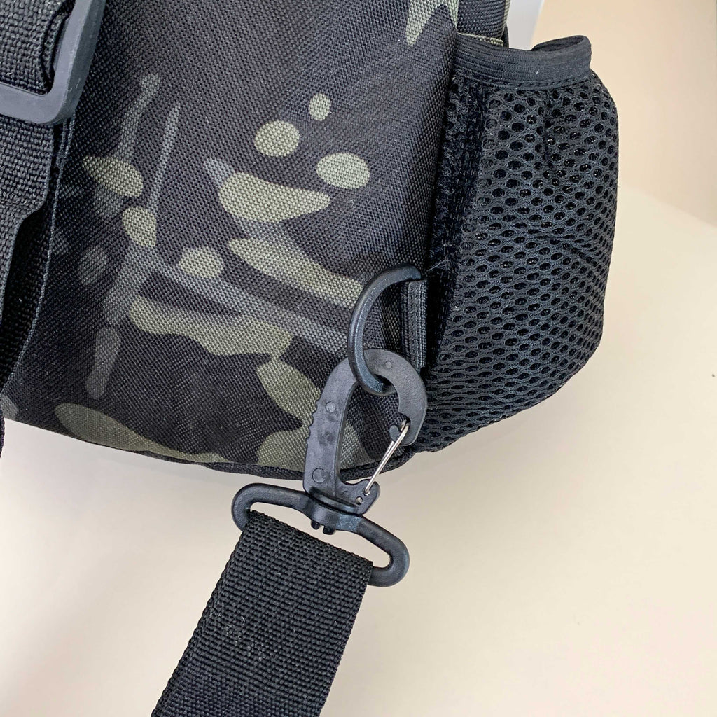 Men and Women with The New Fashion Casual Joker Adjustable Shoulder Strap Slung Shoulder Bag Chest Bag.